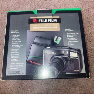 Vintage Y2K Fuji Discovery DL 290 Zoom Lens 38-90mm 35mm film Camera. Orig box